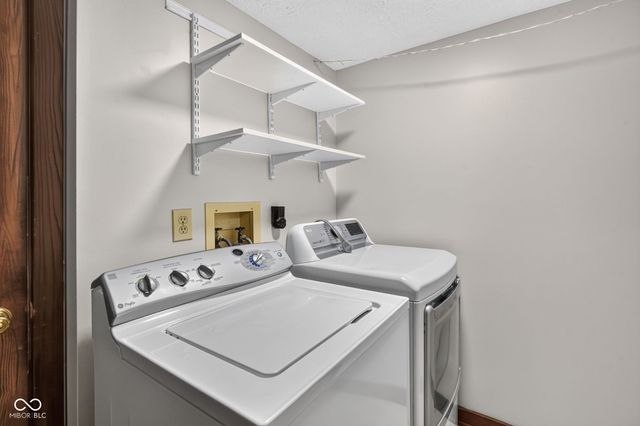 5960 Highgate Circle E, Indianapolis, IN 46250