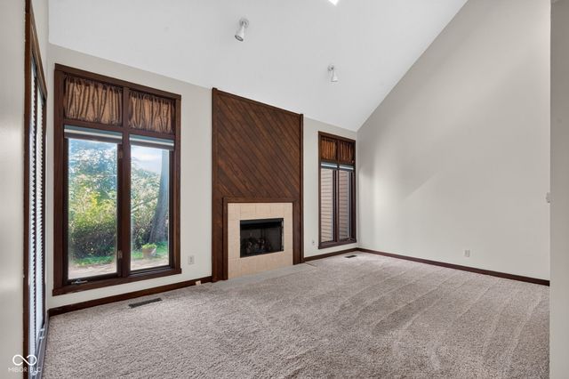 5960 Highgate Circle E, Indianapolis, IN 46250
