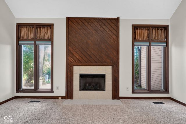 5960 Highgate Circle E, Indianapolis, IN 46250