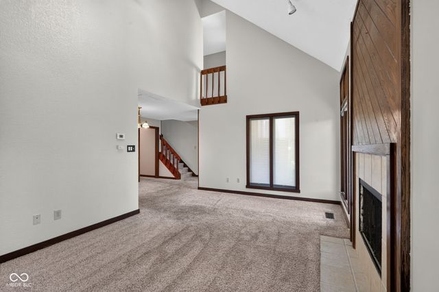 5960 Highgate Circle E, Indianapolis, IN 46250