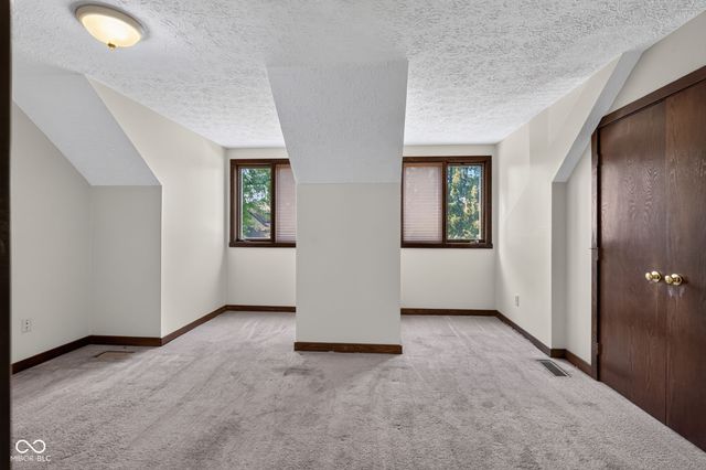 5960 Highgate Circle E, Indianapolis, IN 46250