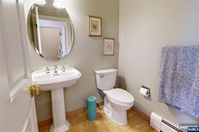 10 Hope Street, Montvale, NJ 07645