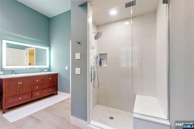 10 Hope Street, Montvale, NJ 07645