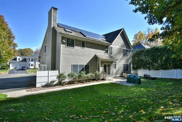 10 Hope Street, Montvale, NJ 07645