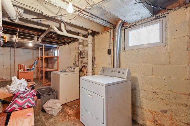 1215 Loeser Avenue, Jackson, MI 49203