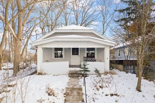 1215 Loeser Avenue, Jackson, MI 49203