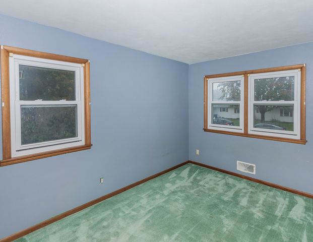 2715 8th Street, East Moline, IL 61244