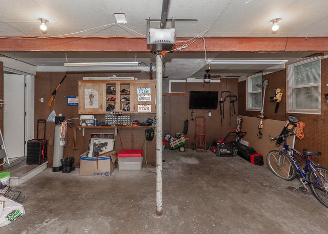 2715 8th Street, East Moline, IL 61244