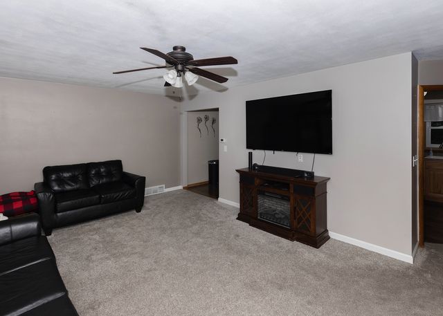 2715 8th Street, East Moline, IL 61244