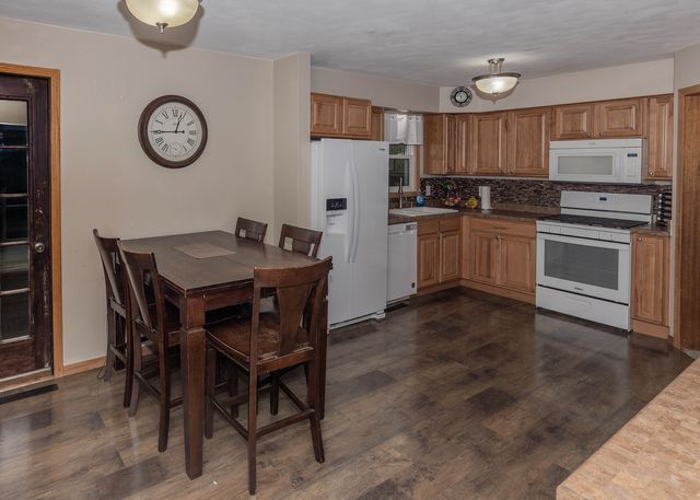 2715 8th Street, East Moline, IL 61244