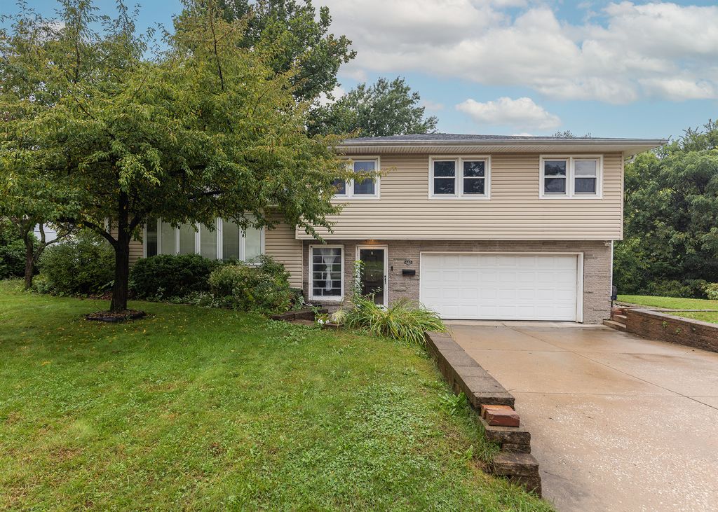 2715 8th Street, East Moline, IL 61244