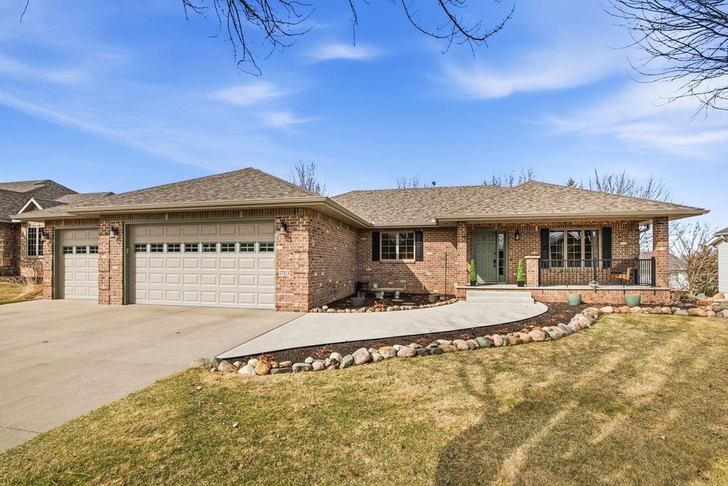 1703 5th Avenue N, Sauk Rapids, MN 56379