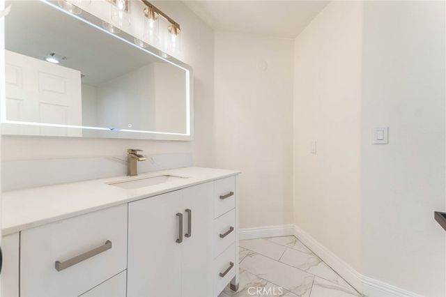 18808 Lull Street, Reseda, CA 91335