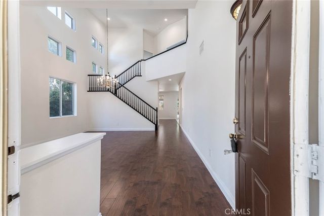 18808 Lull Street, Reseda, CA 91335