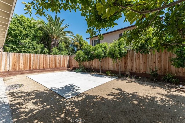 18808 Lull Street, Reseda, CA 91335