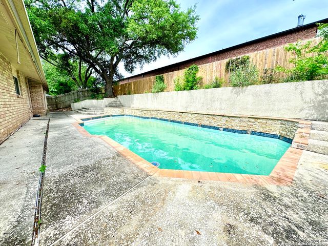 710 Balboa, Universal City, TX 78148