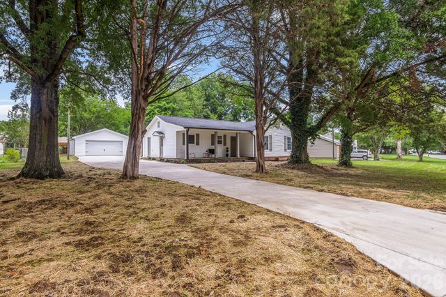 12101 Charing Grove Lane, Charlotte, NC 28273