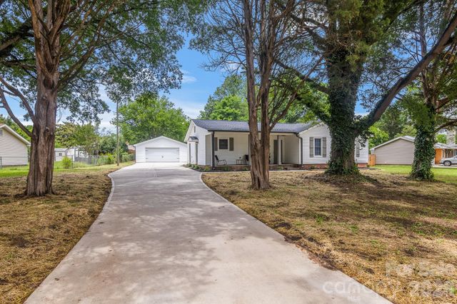 12101 Charing Grove Lane, Charlotte, NC 28273