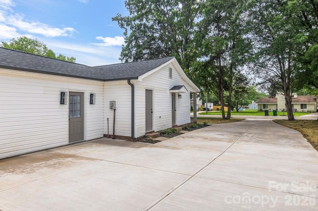 12101 Charing Grove Lane, Charlotte, NC 28273