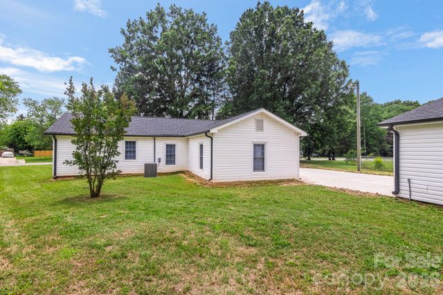 12101 Charing Grove Lane, Charlotte, NC 28273