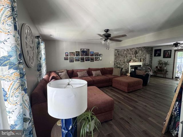 39390 SUMMITT HILL DR, Mechanicsville, MD 20659