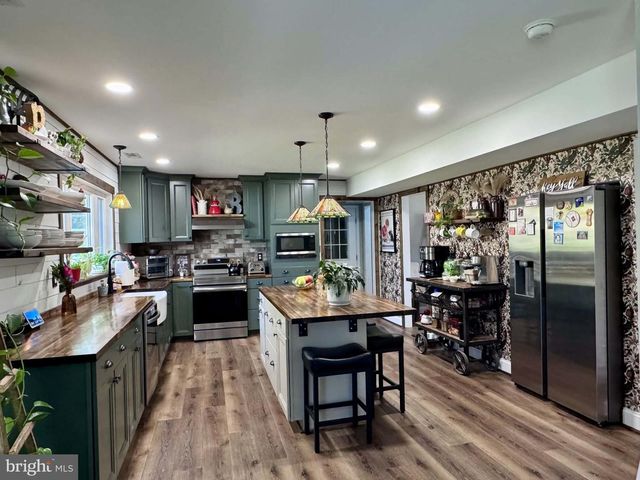 39390 SUMMITT HILL DR, Mechanicsville, MD 20659