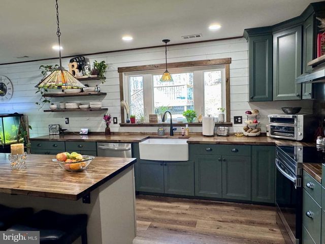 39390 SUMMITT HILL DR, Mechanicsville, MD 20659