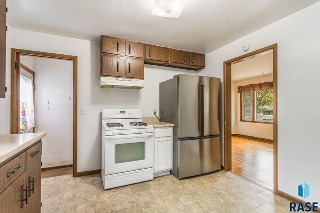 2013 S Jefferson Ave Avenue, Sioux Falls, SD 57105