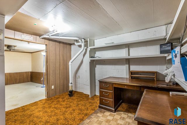 2013 S Jefferson Ave Avenue, Sioux Falls, SD 57105