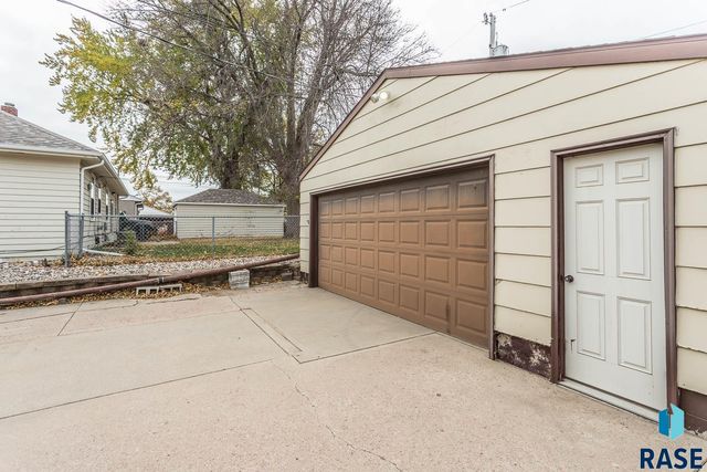 2013 S Jefferson Ave Avenue, Sioux Falls, SD 57105