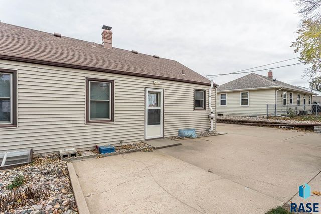 2013 S Jefferson Ave Avenue, Sioux Falls, SD 57105