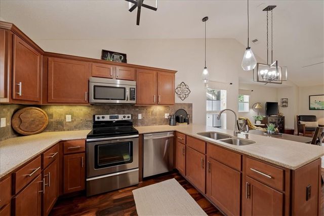 7637 W 78th Street, Overland Park, KS 66204