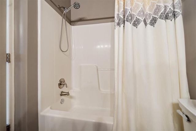 7637 W 78th Street, Overland Park, KS 66204
