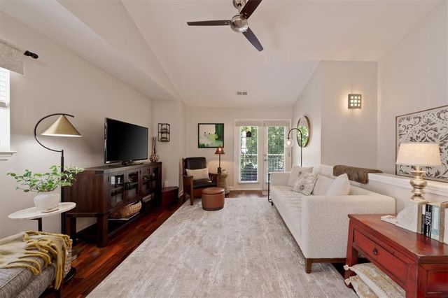 7637 W 78th Street, Overland Park, KS 66204