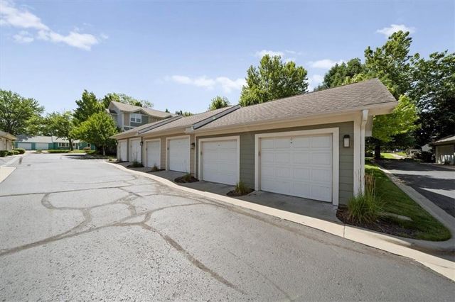 7637 W 78th Street, Overland Park, KS 66204