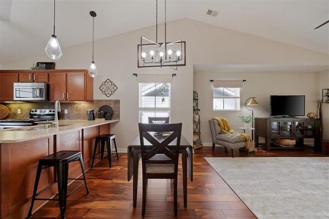 7637 W 78th Street, Overland Park, KS 66204