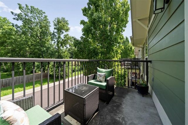 7637 W 78th Street, Overland Park, KS 66204