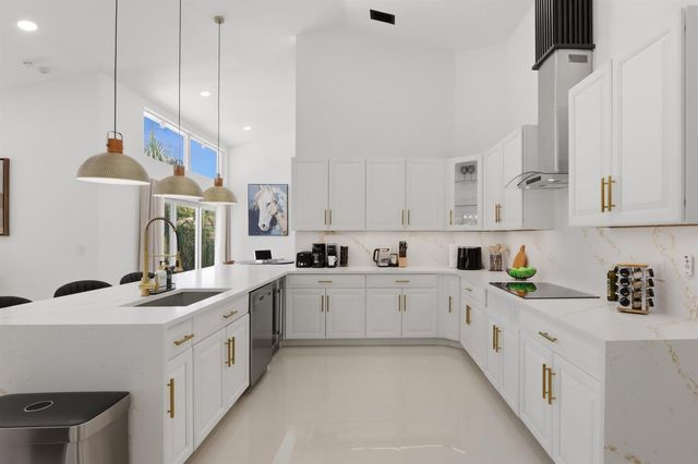 12725 Kingsway Road, Wellington, FL 33414