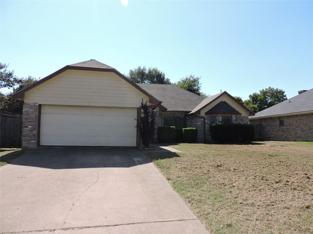224 Timber Creek Drive, Burleson, TX 76028