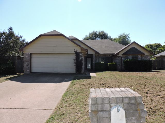 224 Timber Creek Drive, Burleson, TX 76028