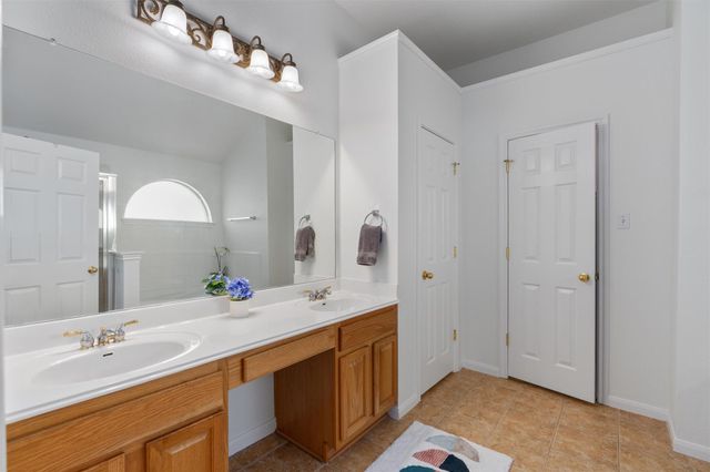 17007 Brewer Blackbird DR, Pflugerville, TX 78660