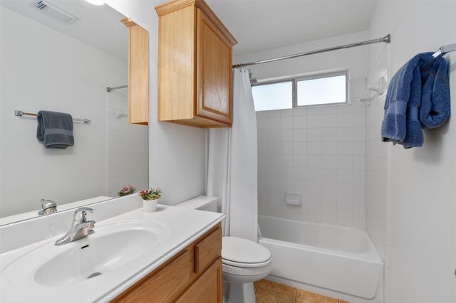 17007 Brewer Blackbird DR, Pflugerville, TX 78660