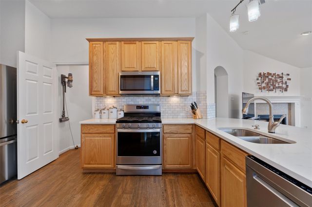 17007 Brewer Blackbird DR, Pflugerville, TX 78660