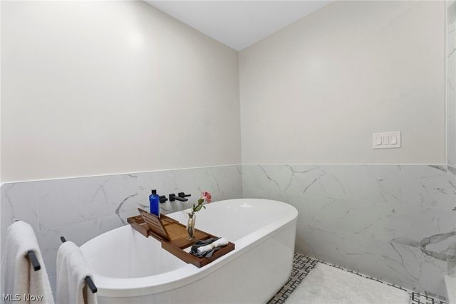13876 Olde Orchard Road, Strongsville, OH 44136