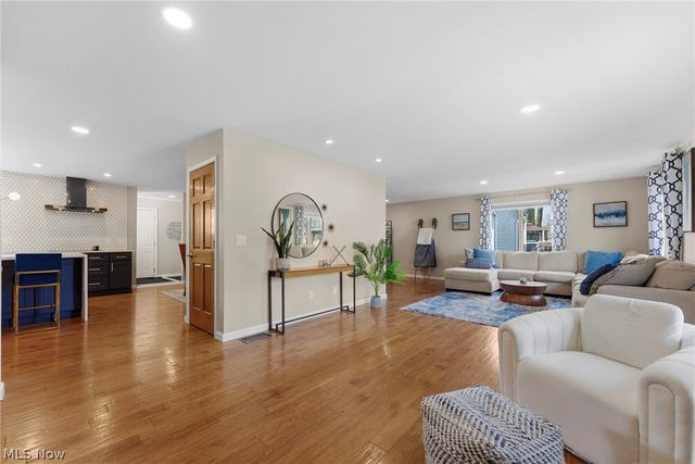 13876 Olde Orchard Road, Strongsville, OH 44136