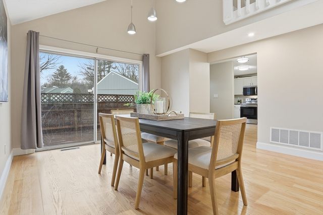 134 Russet Ln 134, Boxborough, MA 01719