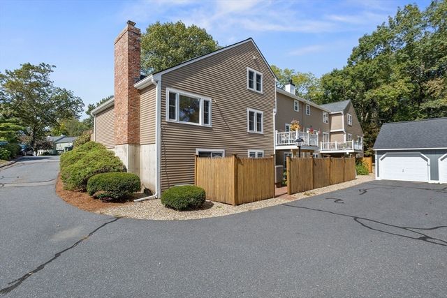 134 Russet Ln 134, Boxborough, MA 01719