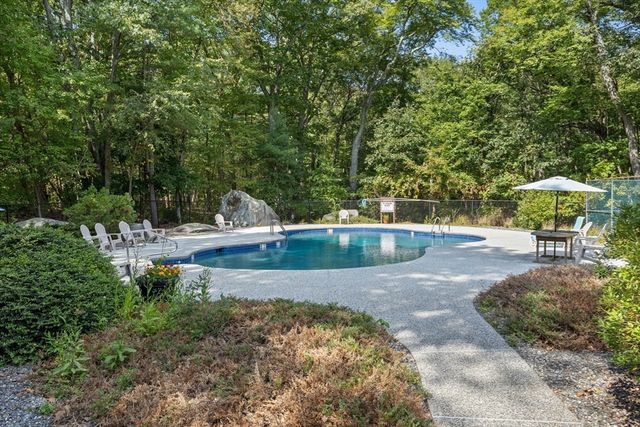 134 Russet Ln 134, Boxborough, MA 01719