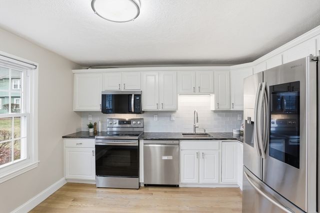 134 Russet Ln 134, Boxborough, MA 01719