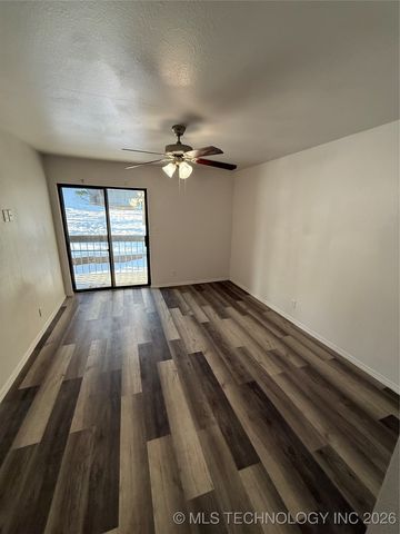 7721 S Yale Avenue 311, Tulsa, OK 74136